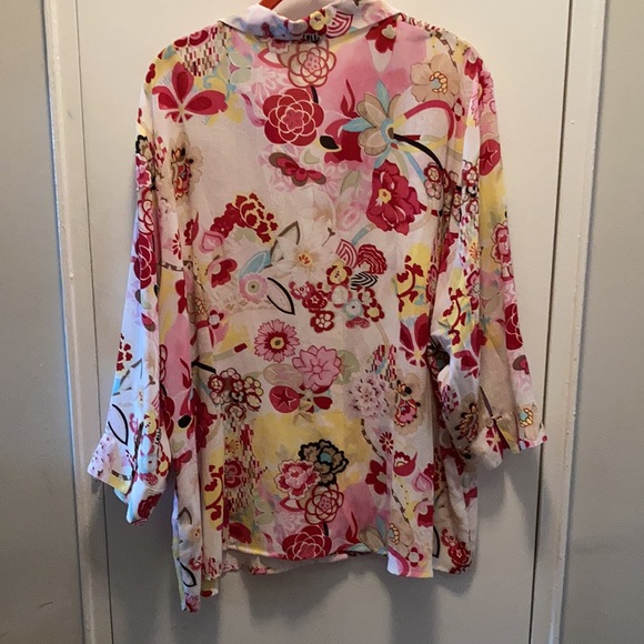 Lovely Floral Blouse, size 2X - Picture 2 of 3